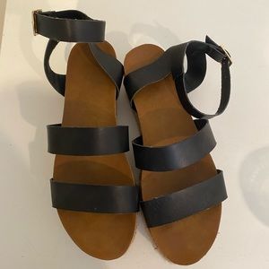 Size 11 black platform sandals